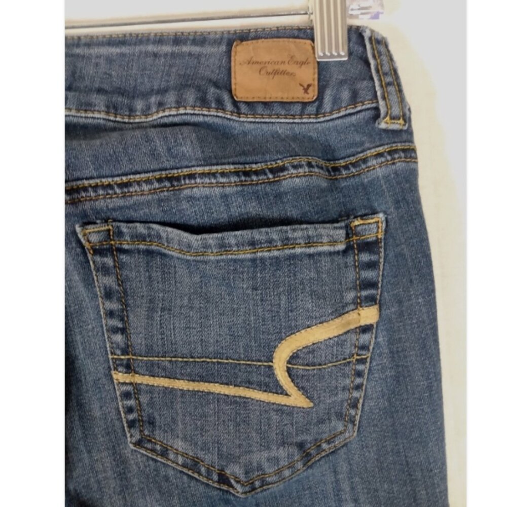 American Eagle Artist Flare Jeans Size 10 Reg Super Stretch Low Rise Med Blue - Picture 2 of 5